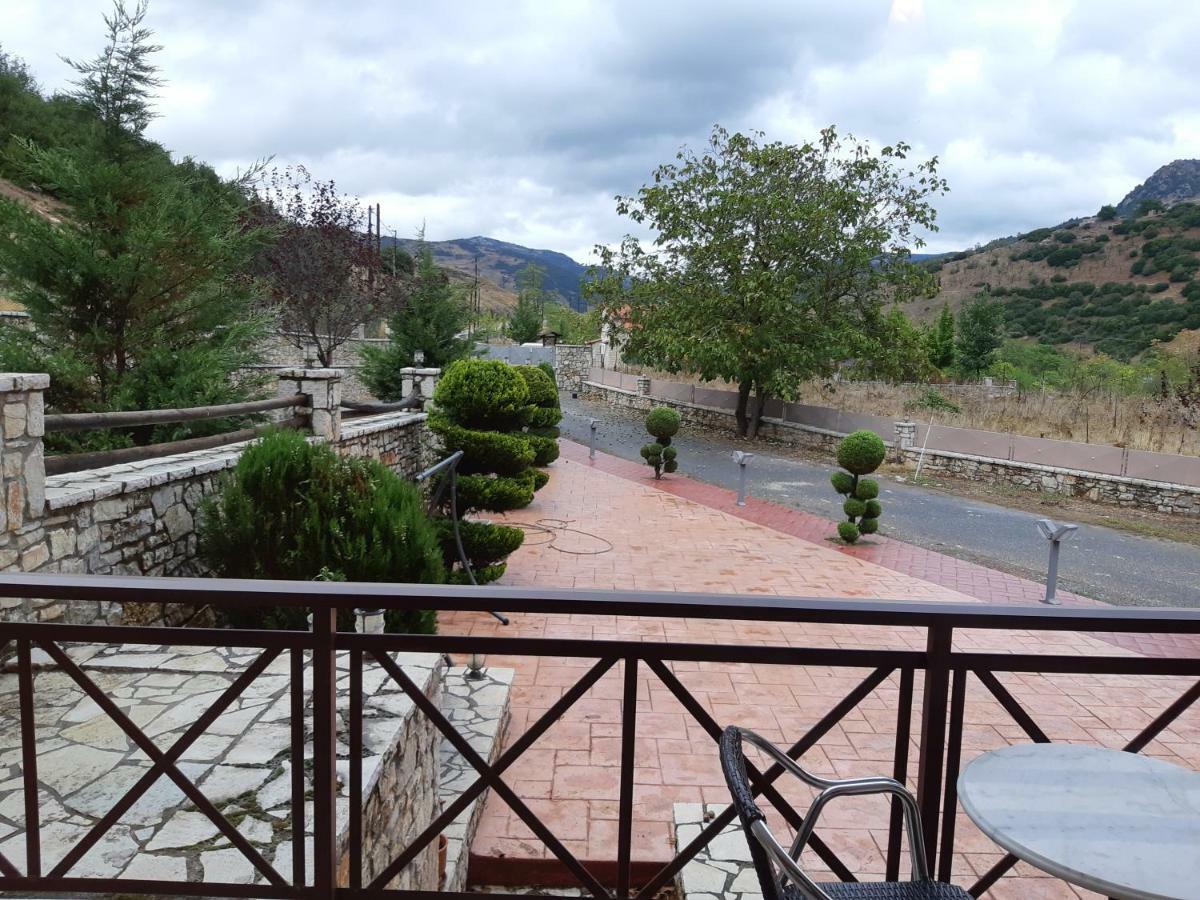 Ariadni Калаврита Екстер'єр фото